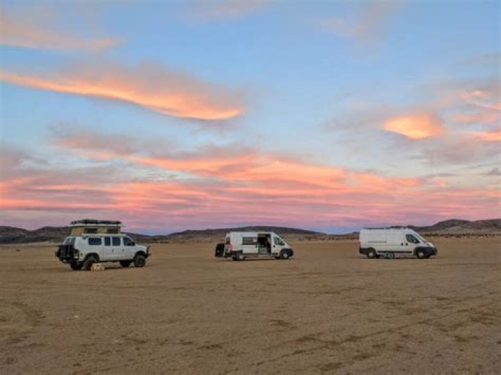 Are caravans allowed to be parked on the road?