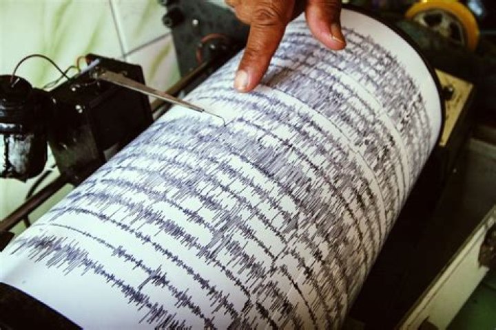 Are seismographs still used today?