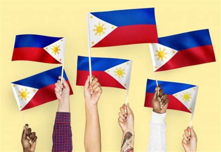 Can a natural born filipino land ownership?