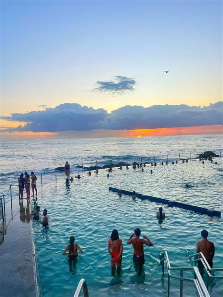 Can anyone swim at bondi icebergs?