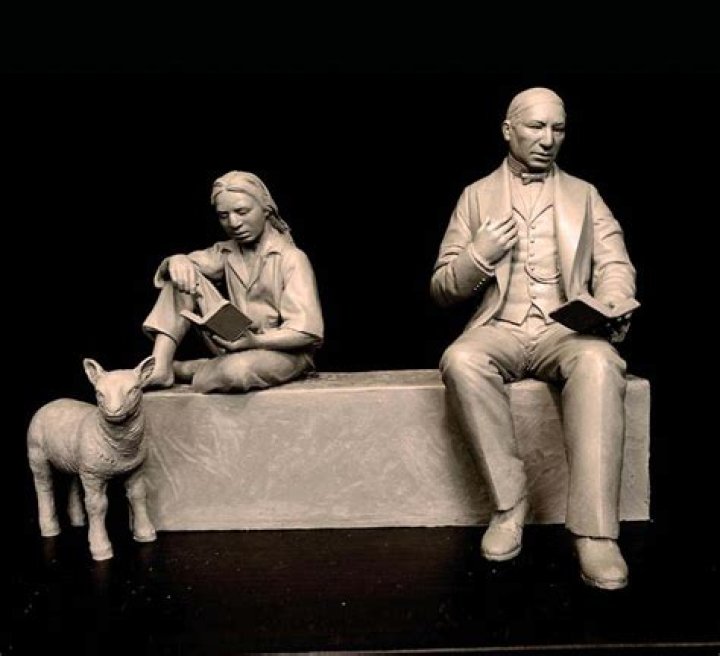 Did benito juarez improve foreign relations?