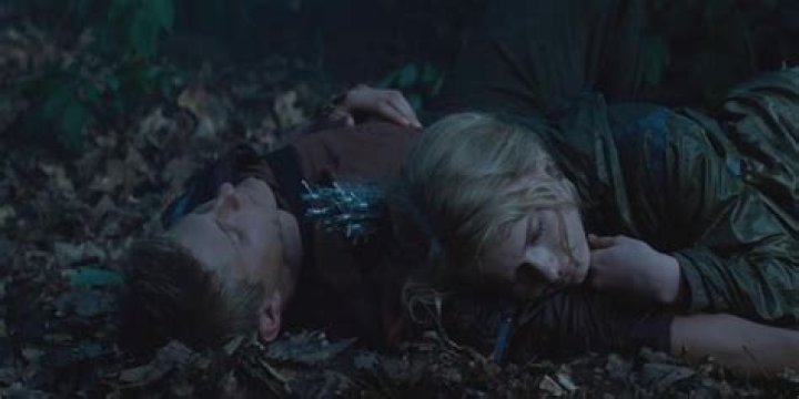 Did glimmer have a crush on cato?