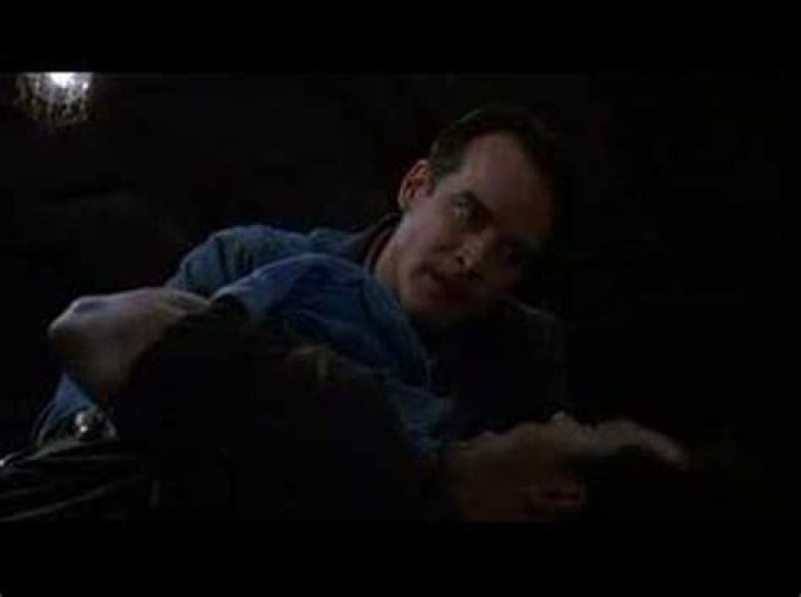 Did lennie break curley's hand?