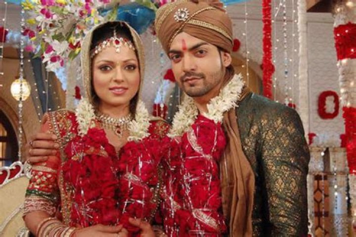 Did maan married geet?