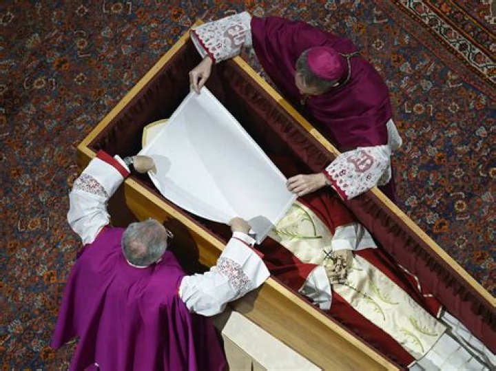 Did the vatican burn down?