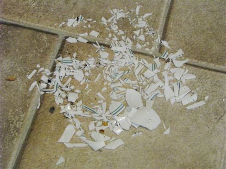 Does corelle break when dropped?