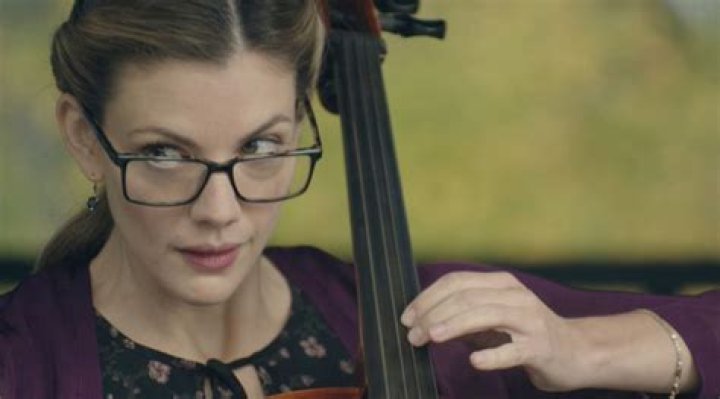 Does miss grundy come back to riverdale?