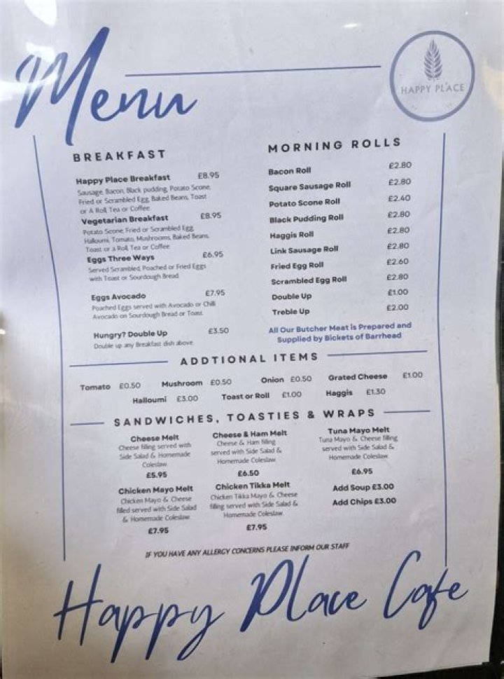 Does pollok park have a cafe?