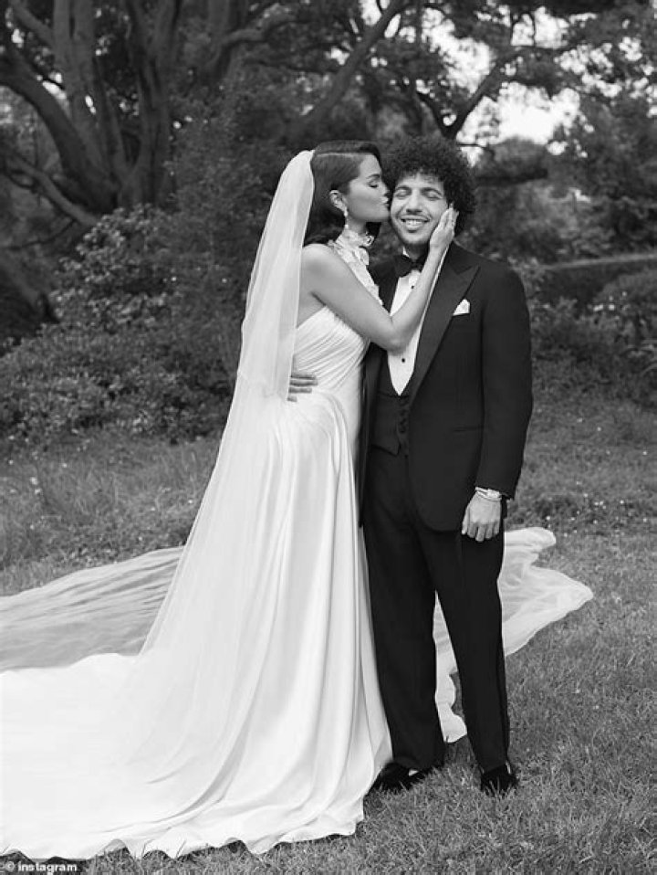 Has selena's husband remarried?