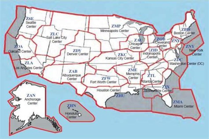 How many artccs exist in the united states?