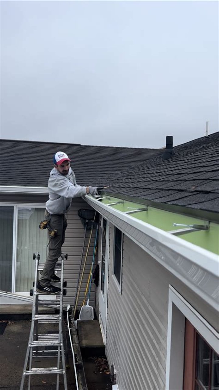 How much does it cost to install gutters?