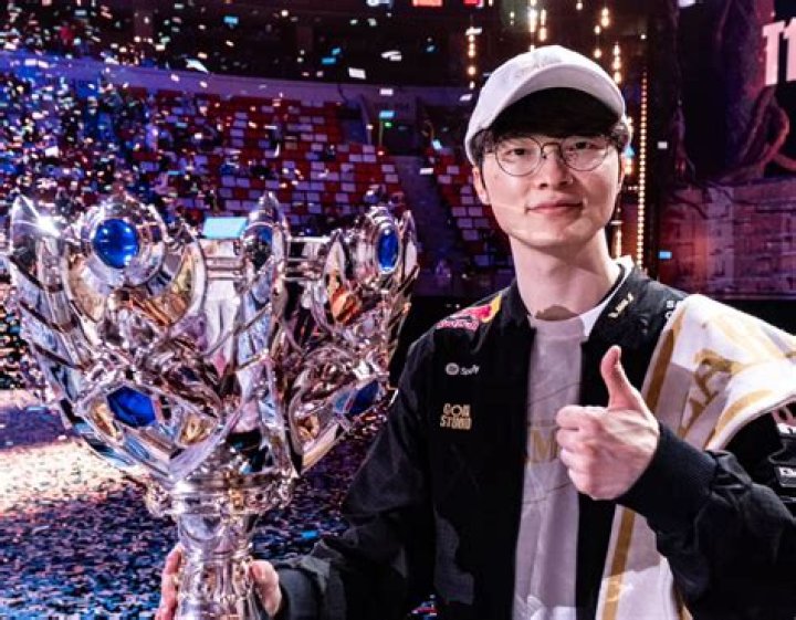 How much is fakers salary?