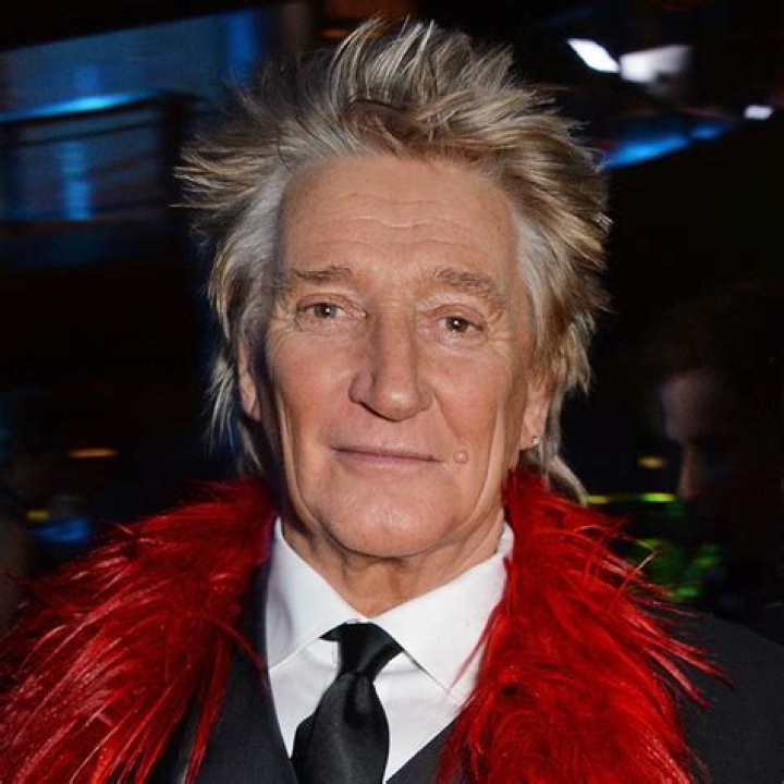 How old is rod stewart now?