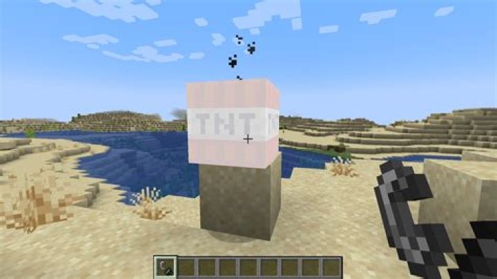 How to summon primed tnt in minecraft?