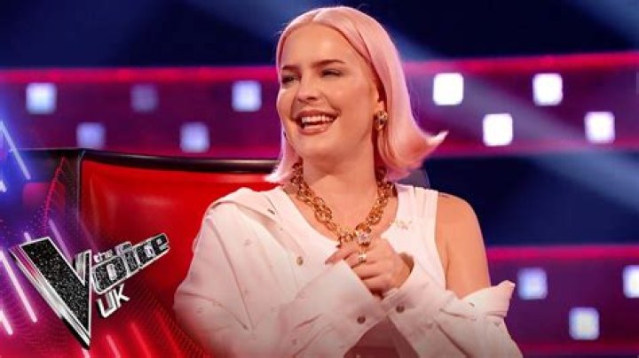 Is anne marie on the voice?