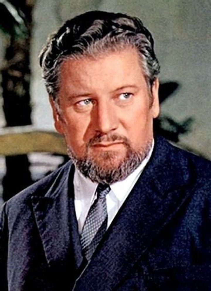 Is peter ustinov alive?
