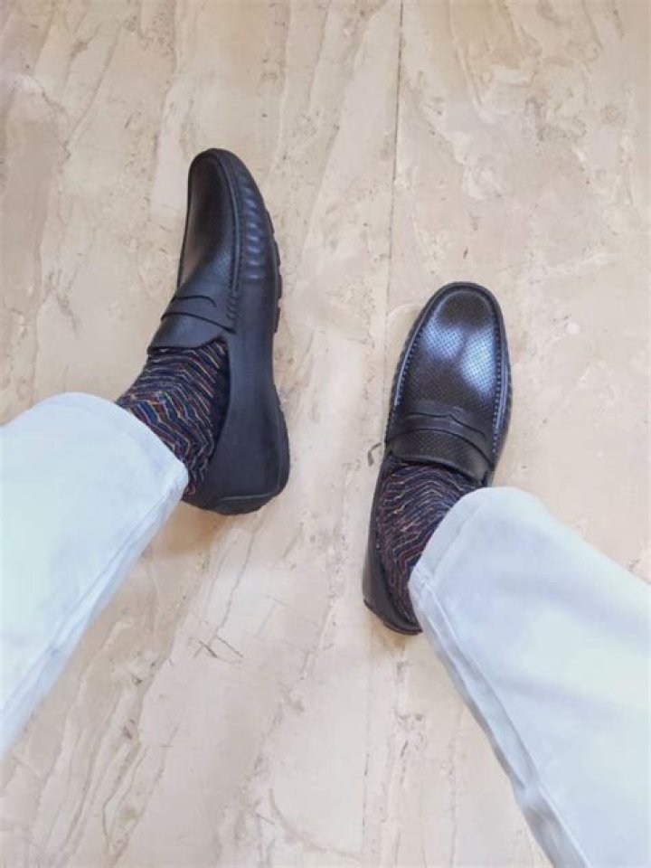 Should you wear moccasins with socks?