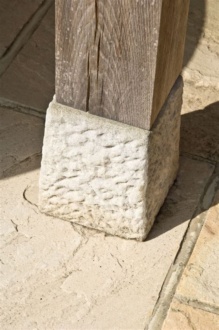 What are staddle stones made of?