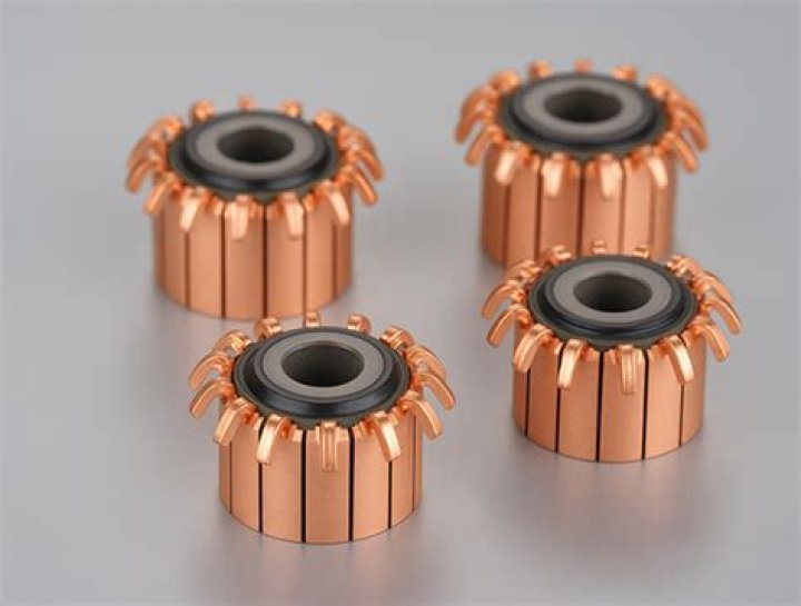 What is a split ring commutator?