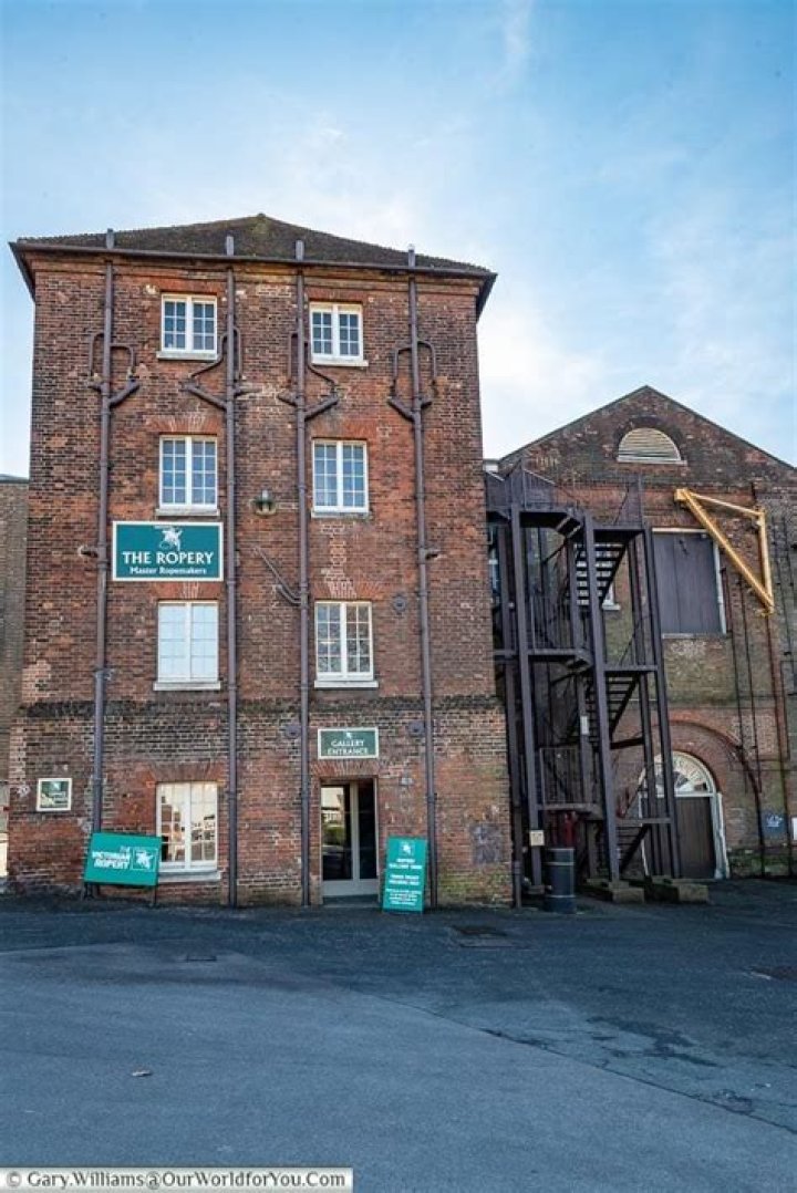 When did chatham dockyard close?