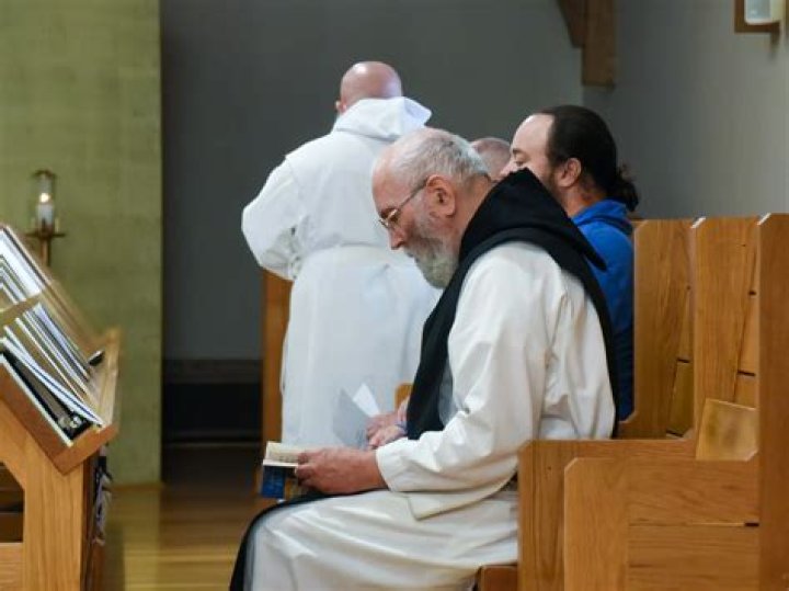 When do trappists pray?