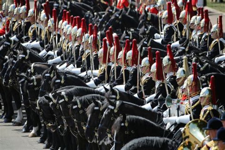 When to wear aiguillette?