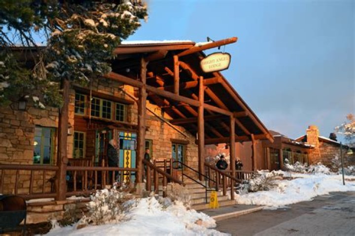 When was bright angel lodge built?