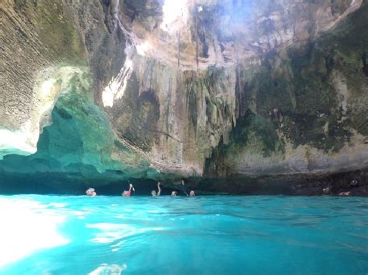 Where is thunderball grotto?