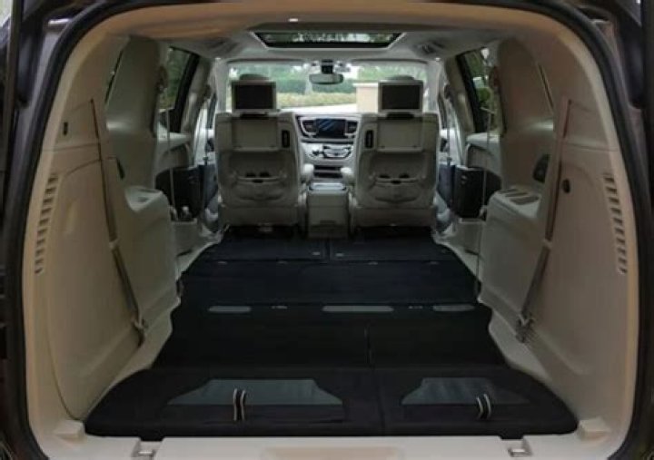 Which minivans have fold flat seats?