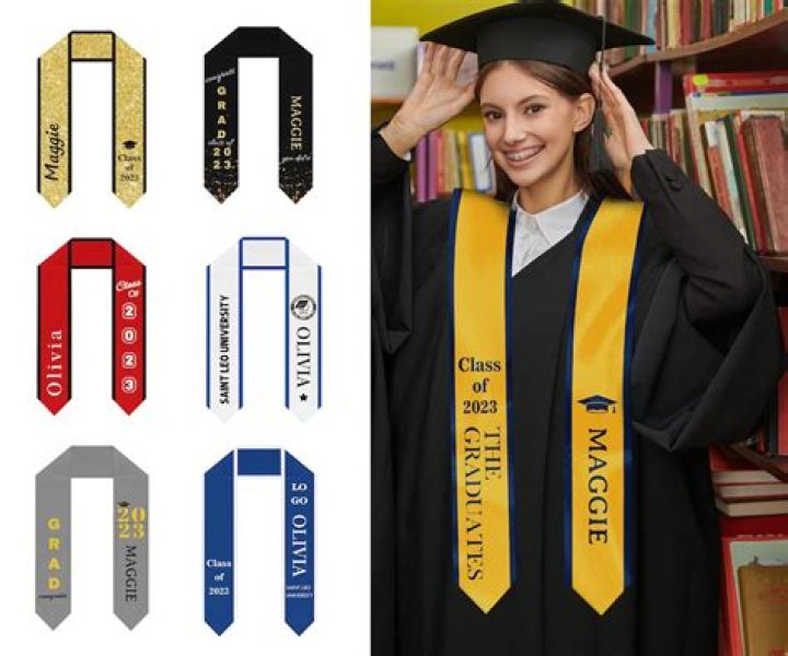 Who gets graduation stoles?