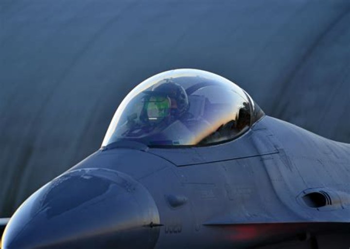 Why are fighter jets grey?