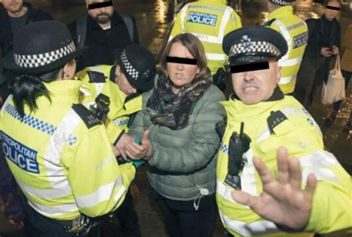 Will i go to prison for assaulting a police officer?